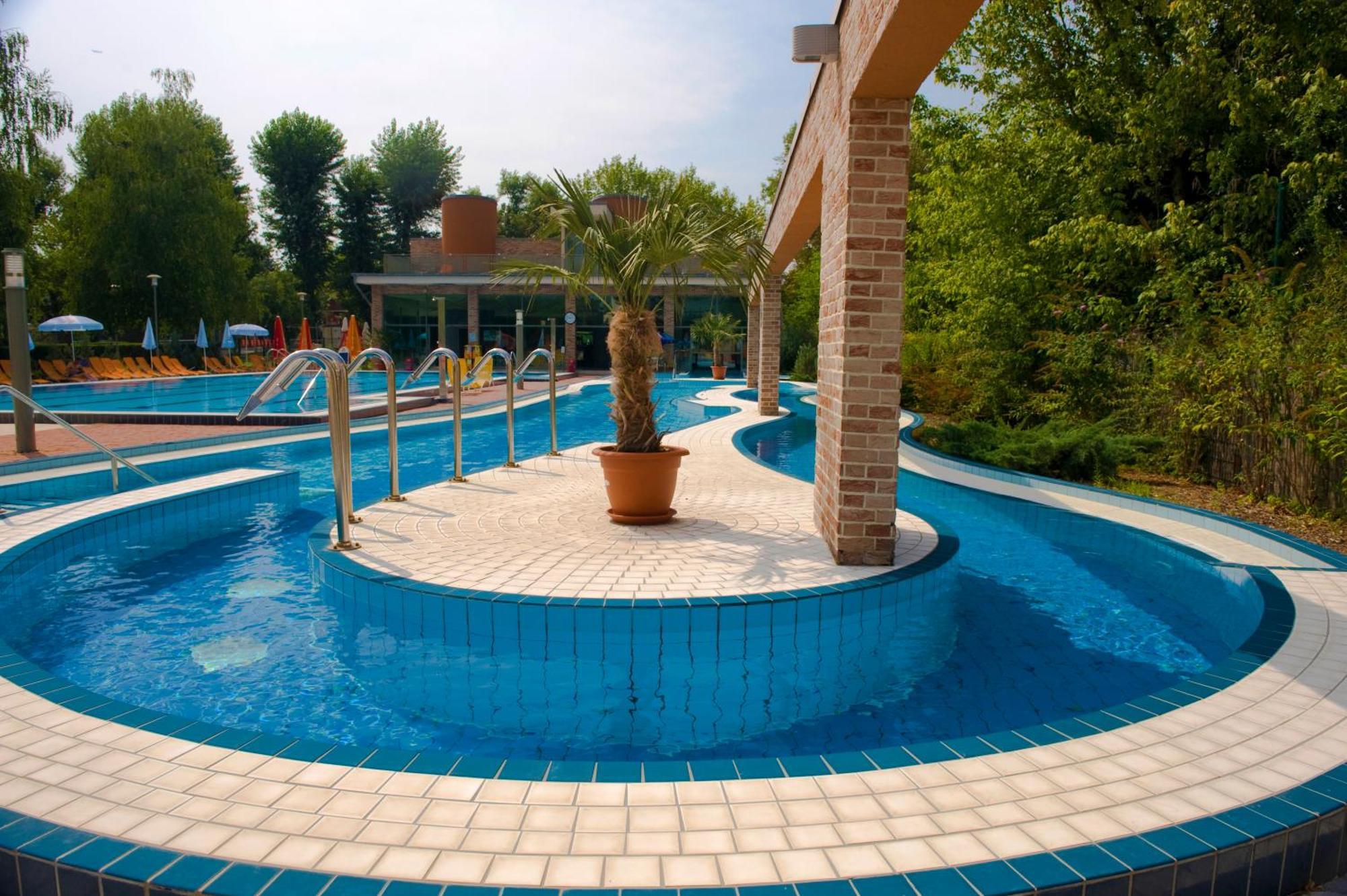 Holiday Beach Budapest Wellness Hotel With Sauna Park Eksteriør bilde